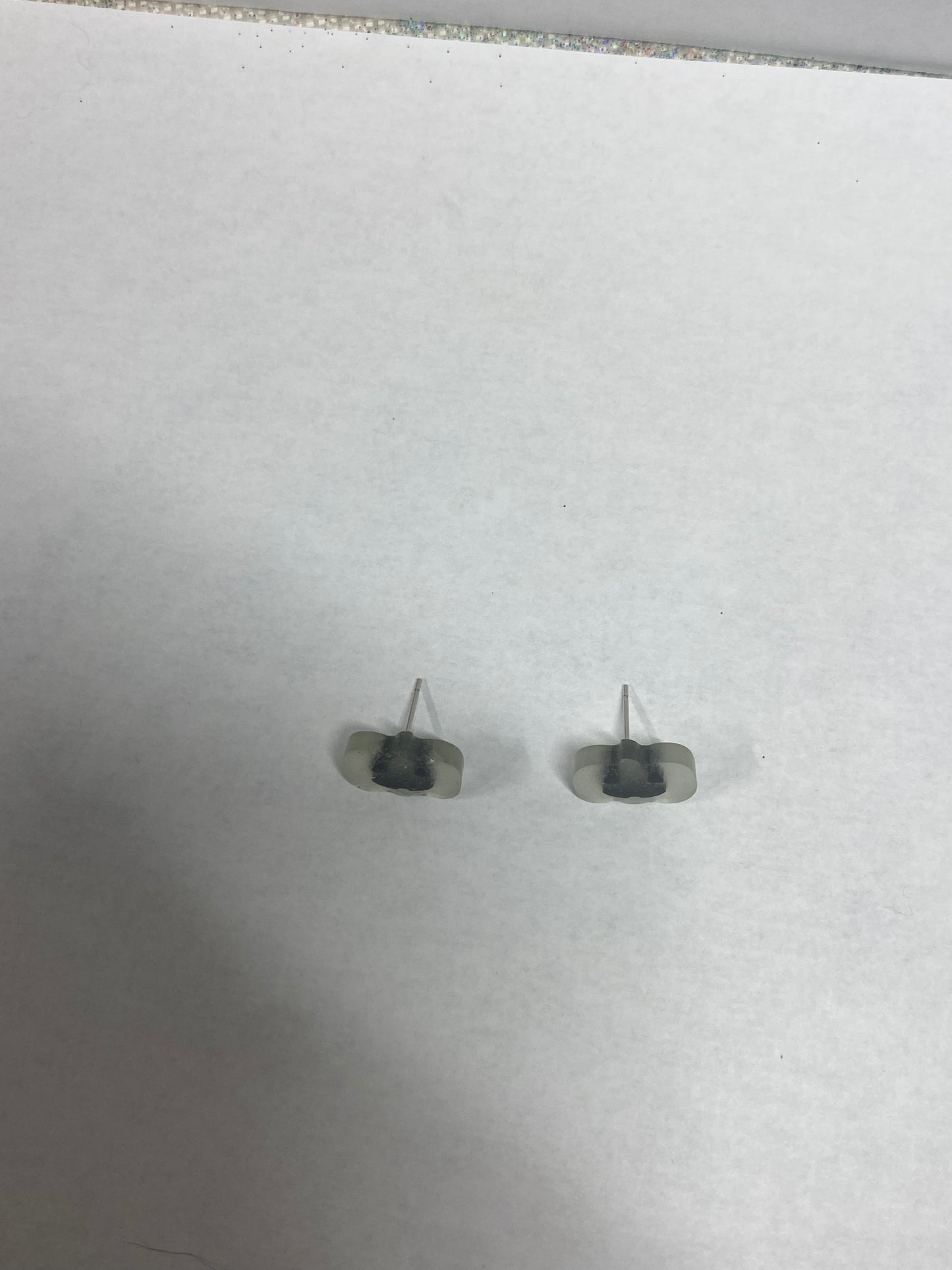 Green glow in the dark pumpkin studs