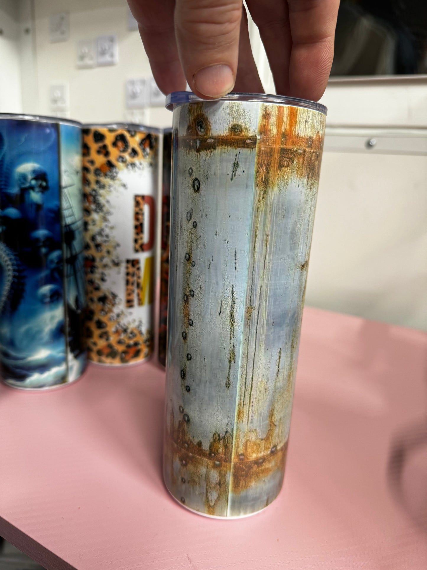 Warning tumbler