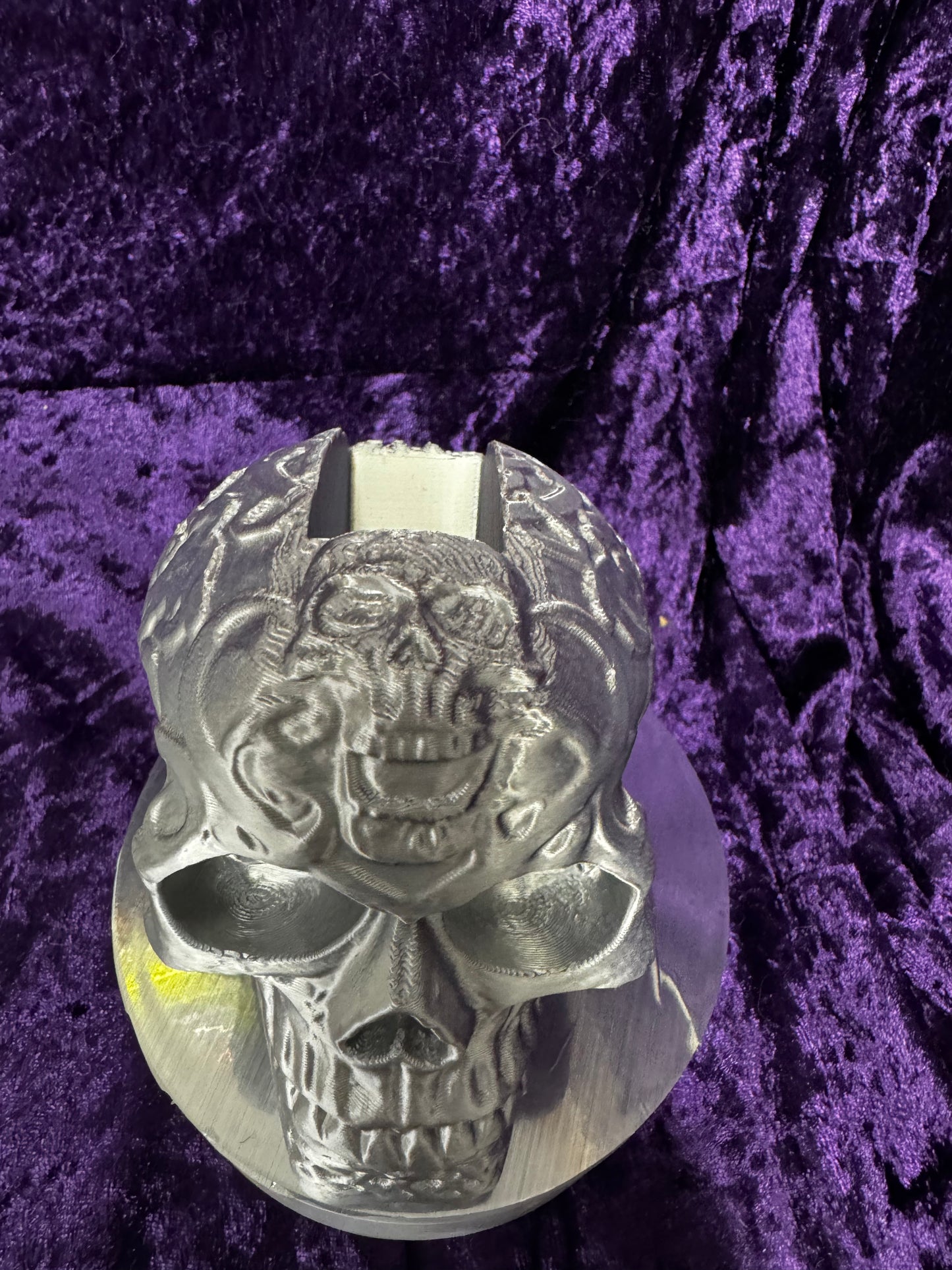 Skull buisness card holder
