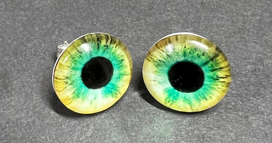 Eye stud earring