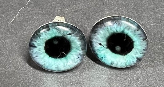 Eye stud earring