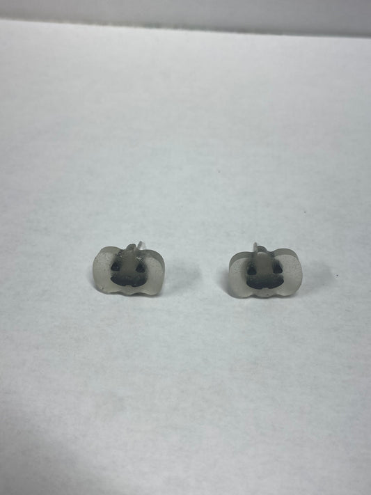 Blue glow in the dark pumpkin studs